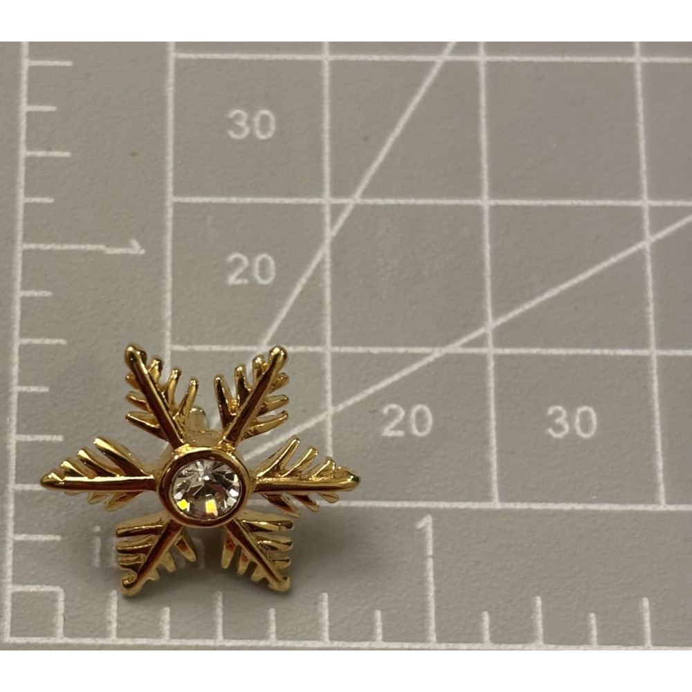 2 VTG Snowflakes Winter and Christmas Jewelry Gold Silver Tone Rhinestone EUC - Picture 6 of 8
